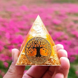 Pyramide Orgonite Citrine et Arbre de Vie 50*50mm