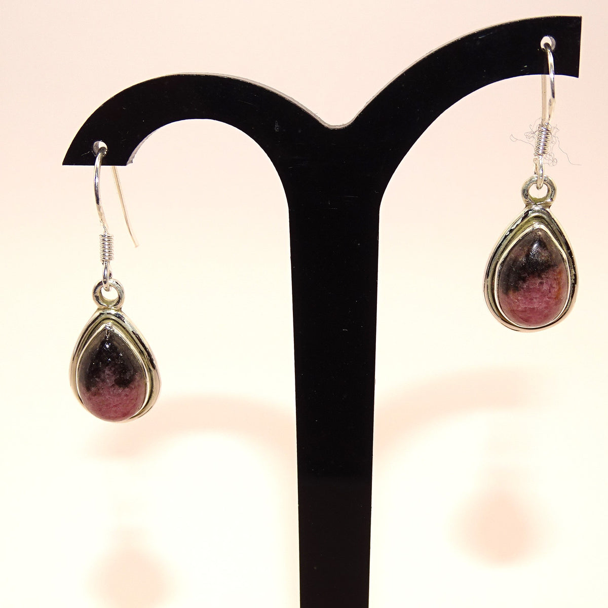 Boucles d'oreilles Tourmaline brute sertie en Argent 925