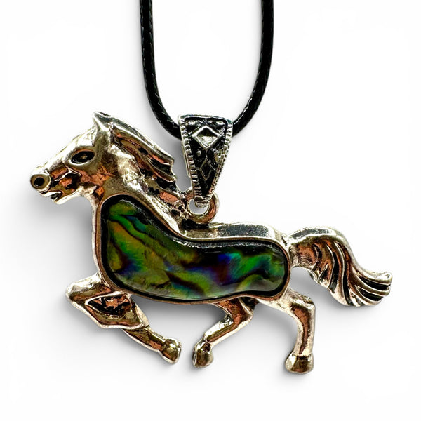 Pendentif Cheval Abalone/Ormeau , 51x36 mm avec cordon réglable