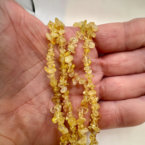 Fil de perles naturelles de Citrine Naturelle Chauffée chips / Baroque 80cm