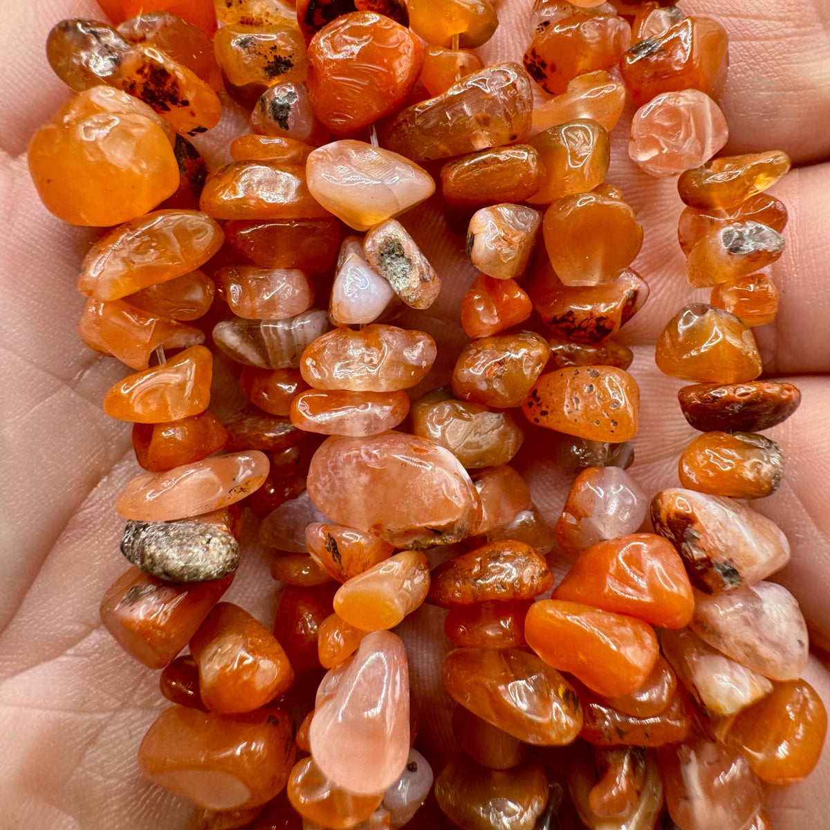 Fil de perles naturelles de Cornaline chips / Baroque 80cm