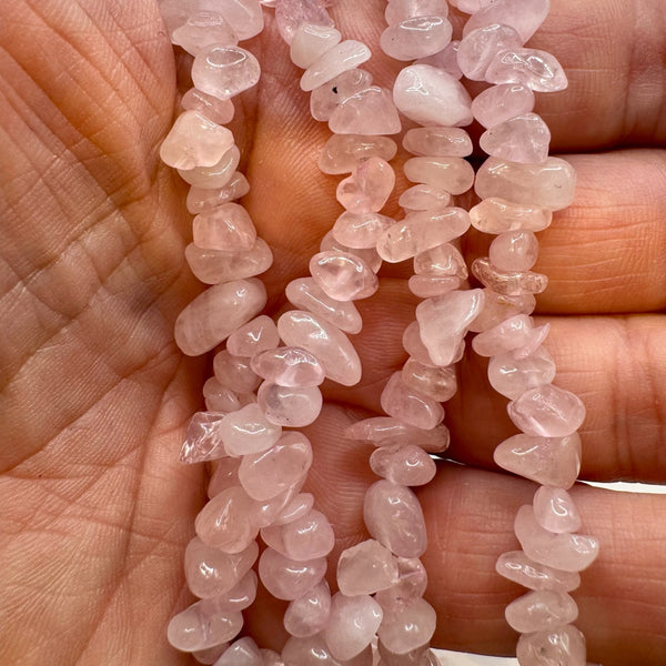 Fil de perles naturelles de Quartz Rose chips / Baroque 80cm